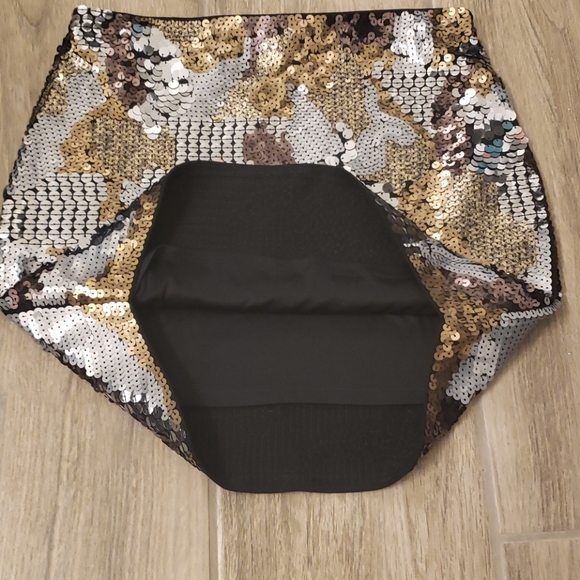 Gold & Silver Mini Skirt - Picture 8 of 8